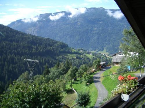 Hostal Chalet Catton