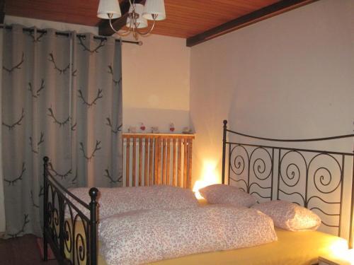 Hostal Chalet Catton