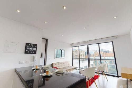 Apartamento Lujoso Apto Con Espacios Amplios Y Luz Natural