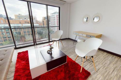 Apartamento Lujoso Apto Con Espacios Amplios Y Luz Natural