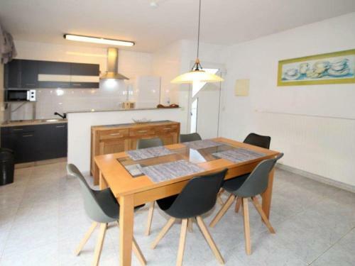 Holiday Home Pineda 6a
