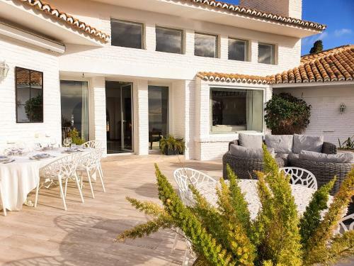 Luxury Villa With Amazing Sea Views In A Totally Private Environment