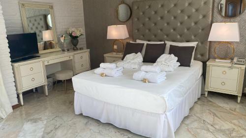 Luxury Villa With Amazing Sea Views In A Totally Private Environment
