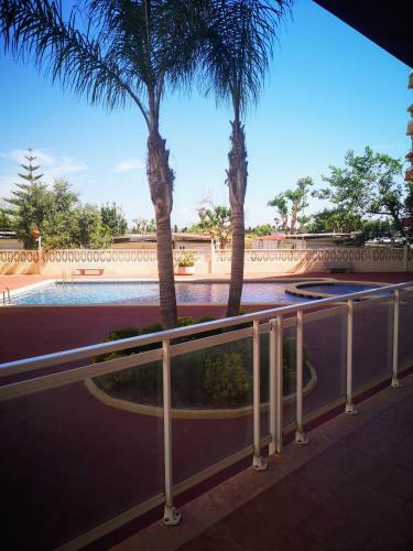 Apartamento Con Terraza Y Piscina