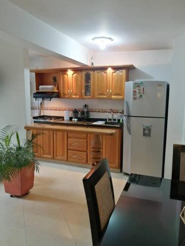Apartamento Tu Hogar En Otro Lugar...tranquilo Y C�modo.
