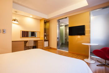 Hotel Pharos