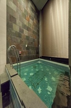 Hotel Pharos