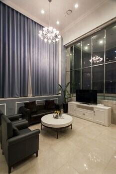 Hotel Pharos