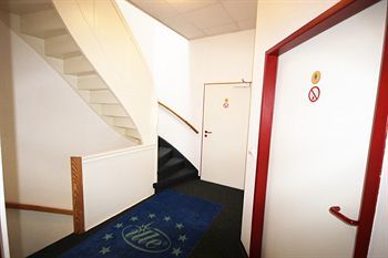 Hostal B&l Hostel