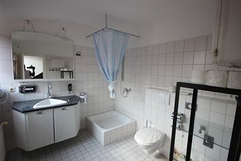 Hostal B&l Hostel