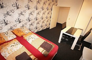 Hostal B&l Hostel