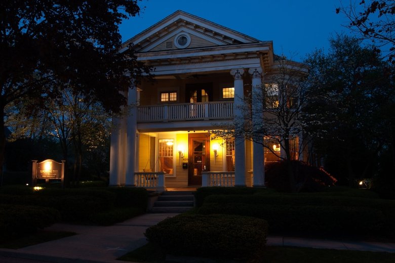 Bed & Breakfast Showers Inn