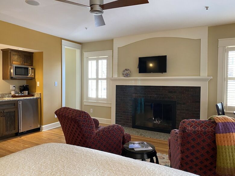 Bed & Breakfast Showers Inn