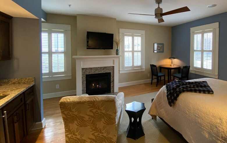 Bed & Breakfast Showers Inn