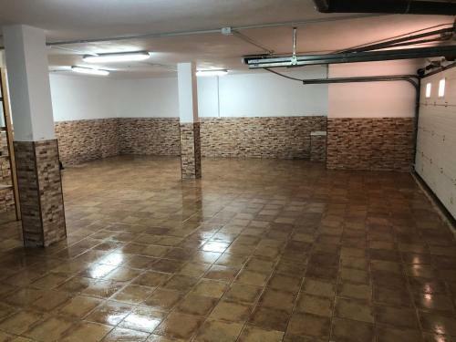 Chalet Barrosa, Santi Petri