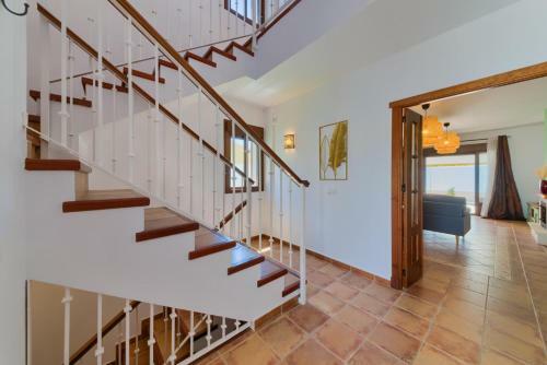 Chalet Barrosa, Santi Petri
