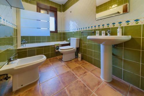 Chalet Barrosa, Santi Petri