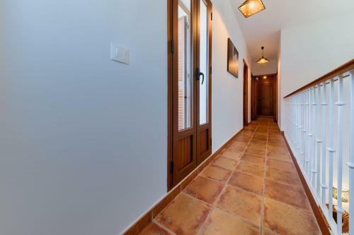 Chalet Barrosa, Santi Petri