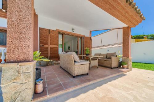 Chalet Barrosa, Santi Petri