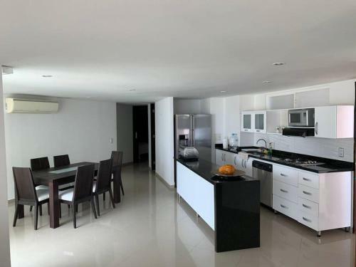 Luxury Apartment With Breathtaking Views And Beach