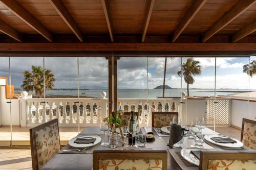 Holidayvilla Marina 2- Beachfront, Wifi , Sea View By Holidayshome