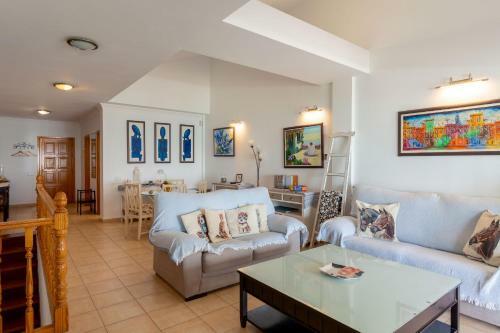 Holidayvilla Marina 2- Beachfront, Wifi , Sea View By Holidayshome