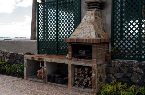 Holidayvilla Marina 2- Beachfront, Wifi , Sea View By Holidayshome