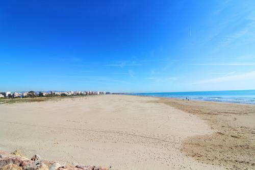 Bonito Y Practico Apartamento Cerca De La Playa