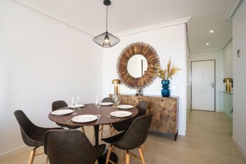 Luxe Apartment With Sea View