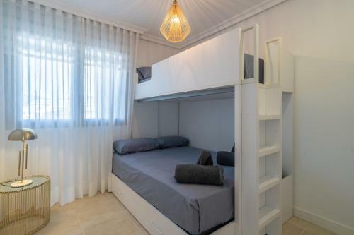 Luxe Apartment With Sea View