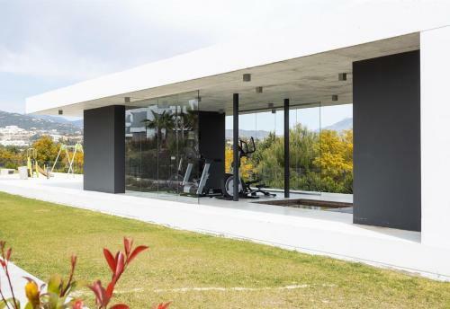 New Penthouse Apartment In Marbella