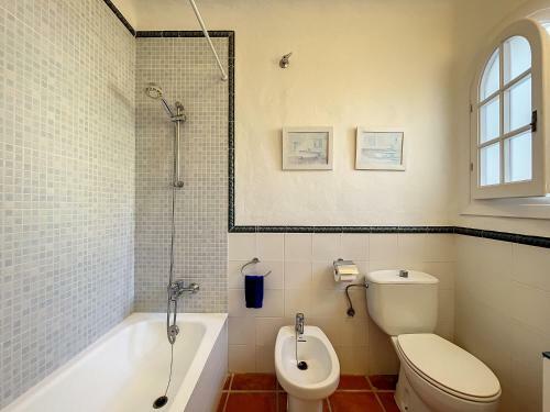 P98 - Bonito Apartamento Sobre El Mar