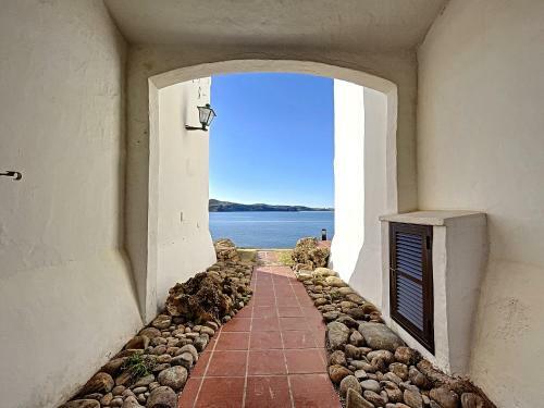 P98 - Bonito Apartamento Sobre El Mar