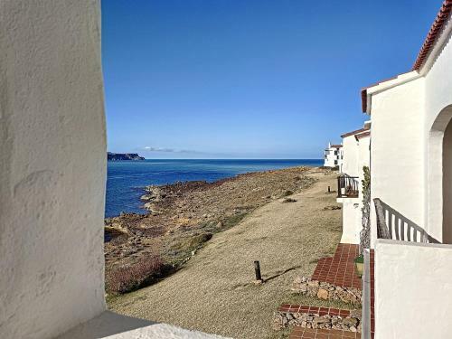 P98 - Bonito Apartamento Sobre El Mar
