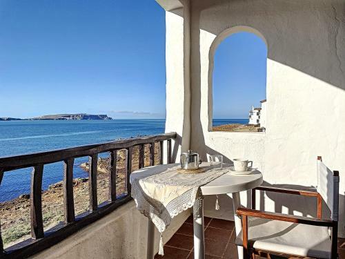 P98 - Bonito Apartamento Sobre El Mar