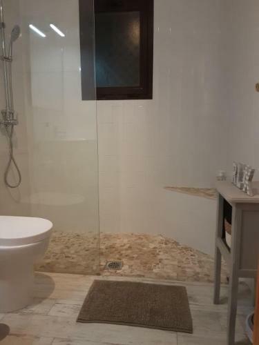 Lovely 2 Bedroomed Apartment With Pool
