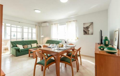 Nice Apartment In Fuengirola With Wifi And 3 Bedrooms