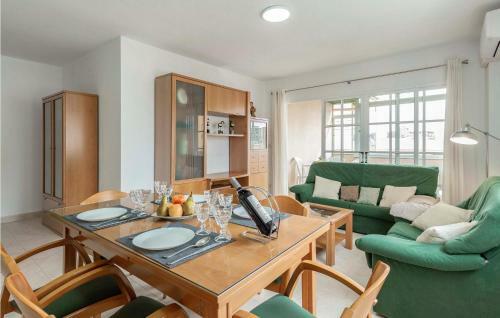 Nice Apartment In Fuengirola With Wifi And 3 Bedrooms