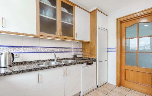 Nice Apartment In Fuengirola With Wifi And 3 Bedrooms
