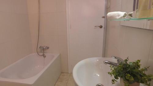 Apartamento A-av Girona