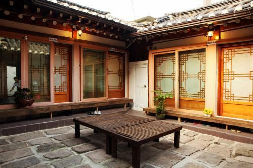 Hostal Doo Hanok Guesthouse