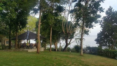 Hotel Bohol-lahoy Dive And Beach Resort