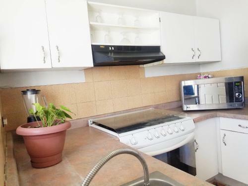 C�moda Y Acogedora Casa A 5 Min de La Feria de San Marcos