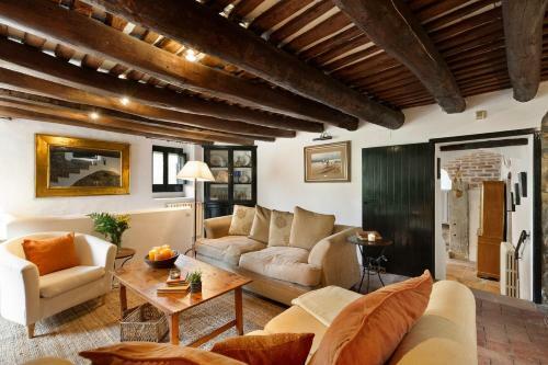 Casa Can Burjats Con Piscina Y Chimenea
