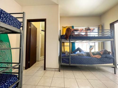 Ith Lazy Lobster Surf Hostel & Cowork