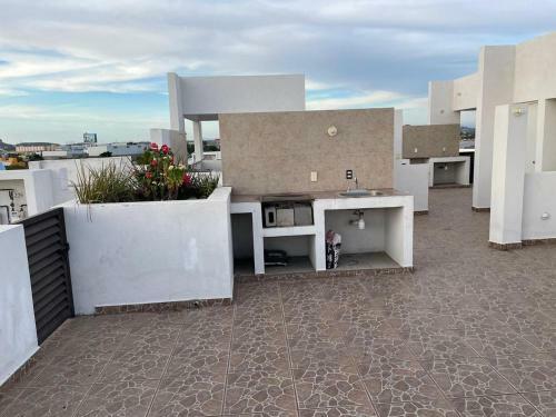 Apartamento Condominio Roca A 5 Sem�foros de Zona Dorada