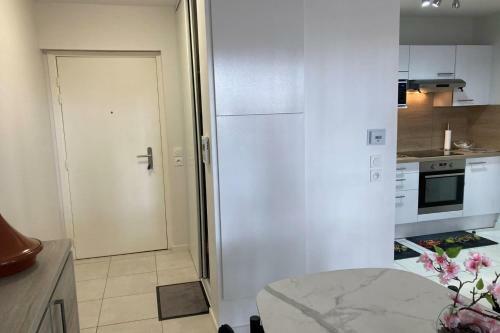 Apartamento Bright 42 M Comfortable And Equipped With Balcony
