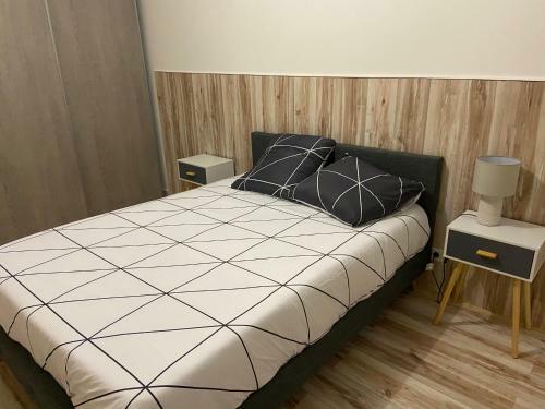 Bed & Breakfast Maison Enti�re 4 Lits 8 Pl Avec Jacuzzi Proche Du Facteur Cheval