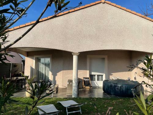 Bed & Breakfast Maison Enti�re 4 Lits 8 Pl Avec Jacuzzi Proche Du Facteur Cheval