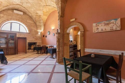 Hostal Marigi� Rooms & Restaurant